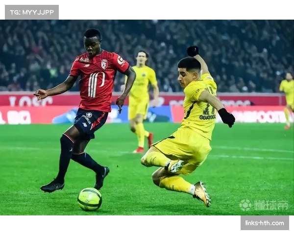 里尔前场逼抢体系 如何通过协同压迫制造球权转换